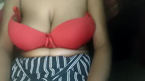 Snapshot of desiprincess35 chatting on 23, 6, 2026 desiprincess35 online show from 23, 6, 2026