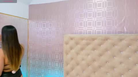 Snapshot of desire_sara chatting on 22, 11, 2025 Sara Desire online show from 22, 11, 2025