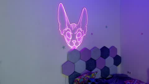 TORI AND MR. BEAR online show from 3, 2, 2025