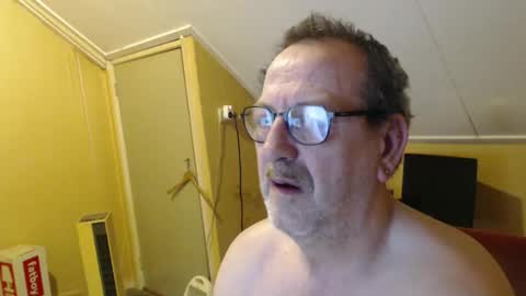 Snapshot of destelp chatting on 8, 2, 2026 destelp online show from 8, 2, 2026