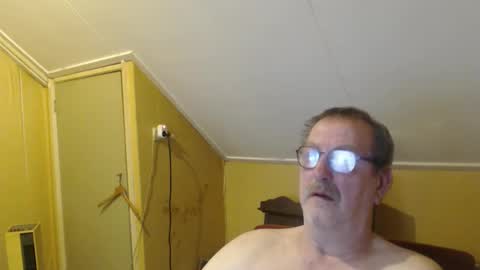 Snapshot of destelp chatting on 6, 3, 2026 destelp online show from 6, 3, 2026