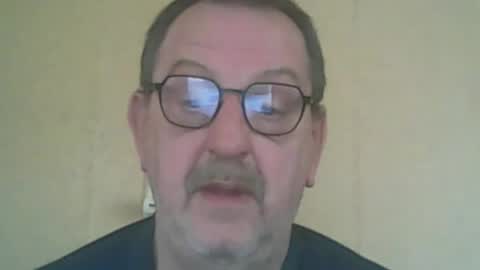 Snapshot of destelp chatting on 11, 4, 2026 destelp online show from 11, 4, 2026