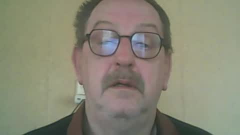 Snapshot of destelp chatting on 18, 4, 2026 destelp online show from 18, 4, 2026
