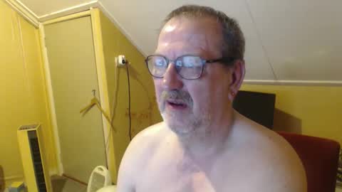 Snapshot of destelp chatting on 23, 4, 2026 destelp online show from 23, 4, 2026