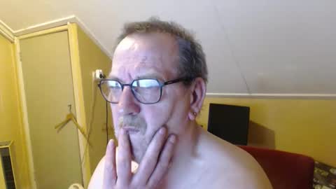 Snapshot of destelp chatting on 30, 4, 2026 destelp online show from 30, 4, 2026