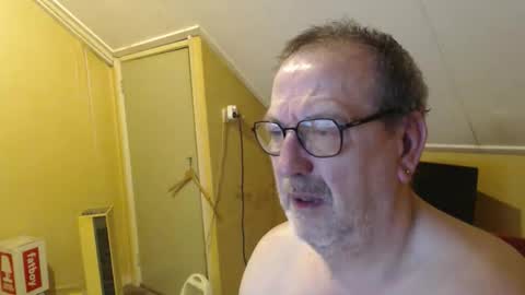 Snapshot of destelp chatting on 1, 5, 2026 destelp online show from 1, 5, 2026