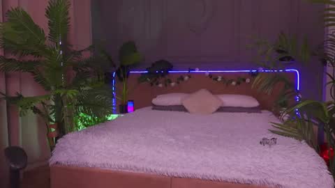 devilinee online show from 27, 2, 2025