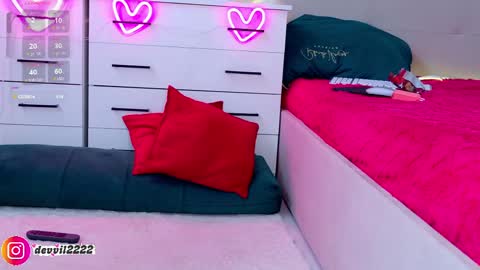 Devill2222 online show from 19, 4, 2026