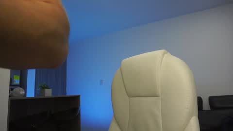 Devin Hunter online show from 6, 12, 2024