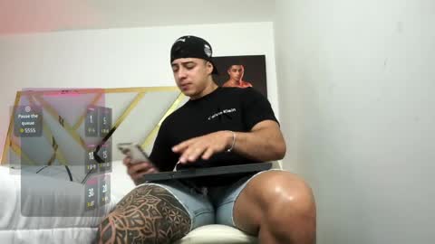 Snapshot of devin_hunter chatting on 6, 6, 2026 Devin Hunter online show from 6, 6, 2026