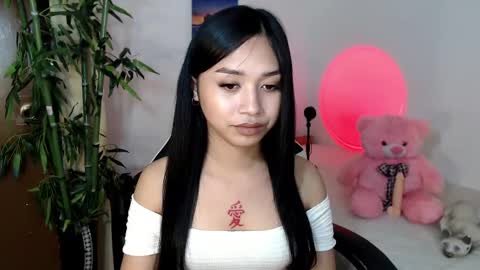 Snapshot of devine_goddessx chatting on 9, 2, 2025 Devine Greyson online show from 9, 2, 2025