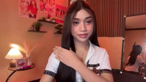 Snapshot of devine_goddessx chatting on 22, 10, 2025 Devine Greyson online show from 22, 10, 2025