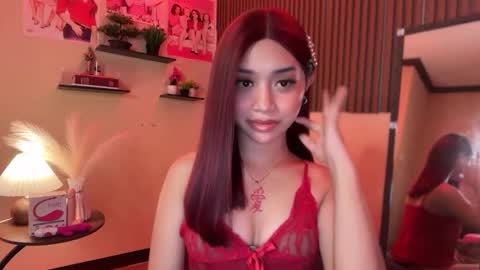 Snapshot of devine_goddessx chatting on 26, 10, 2025 Devine Greyson online show from 26, 10, 2025