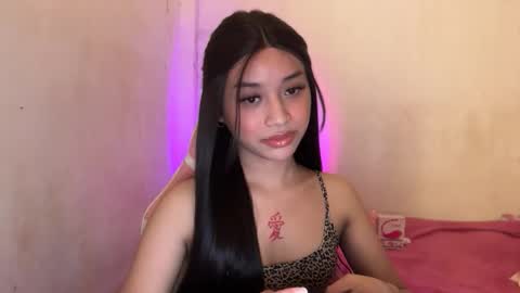 Snapshot of devine_goddessx chatting on 8, 11, 2025 Devine Greyson online show from 8, 11, 2025