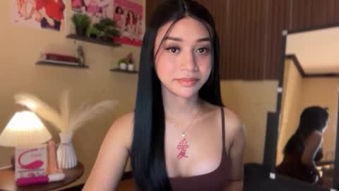 Snapshot of devine_goddessx chatting on 22, 12, 2025 Devine Greyson online show from 22, 12, 2025