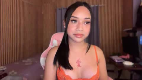 Snapshot of devine_goddessx chatting on 26, 5, 2026 Devine Greyson online show from 26, 5, 2026