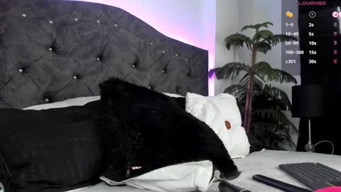 PaulaInsta  paulacastellanos 1Pvt open online show from 27, 12, 2024