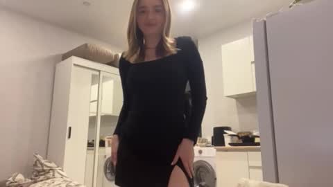 Snapshot of devoramarkuson chatting on 19, 11, 2025 Mira online show from 19, 11, 2025