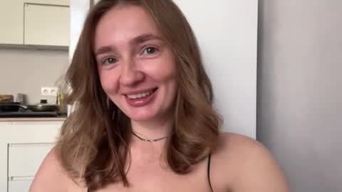 Snapshot of devoramarkuson chatting on 21, 11, 2025 Mira online show from 21, 11, 2025