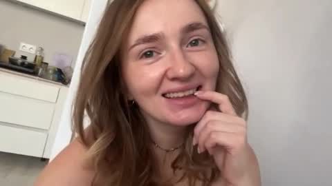 Snapshot of devoramarkuson chatting on 22, 11, 2025 Mira online show from 22, 11, 2025