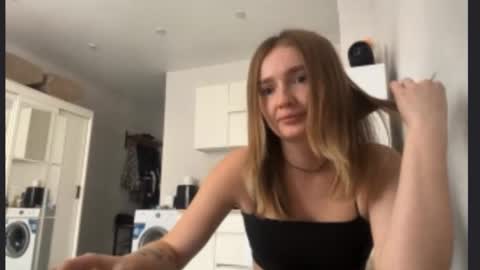 Snapshot of devoramarkuson chatting on 26, 11, 2025 Mira online show from 26, 11, 2025