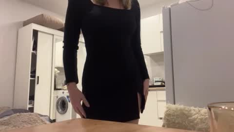 Snapshot of devoramarkuson chatting on 28, 11, 2025 Mira online show from 28, 11, 2025