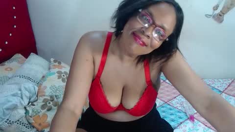 Snapshot of devorasexy2 chatting on 11, 11, 2025 Devora.. online show from 11, 11, 2025