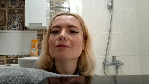 dgesika254182 online show from 19, 1, 2025