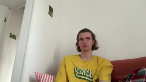 Snapshot of di_n_alex chatting on 12, 6, 2026 Di Alex online show from 12, 6, 2026
