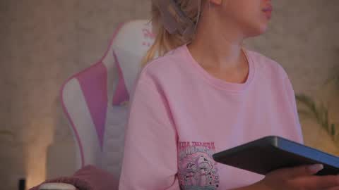 Snapshot of diamond_ava_ chatting on 31, 5, 2026 Thea online show from 31, 5, 2026