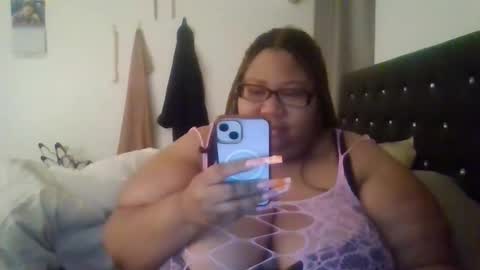 Snapshot of diamondbbwqueen chatting on 13, 4, 2026 diamondbbwqueen online show from 13, 4, 2026