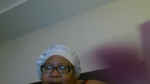 Snapshot of diamondbbwqueen chatting on 17, 5, 2026 diamondbbwqueen online show from 17, 5, 2026