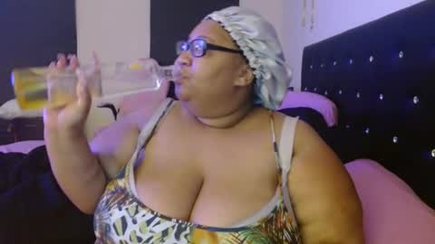 Snapshot of diamondbbwqueen chatting on 26, 7, 2026 diamondbbwqueen online show from 26, 7, 2026