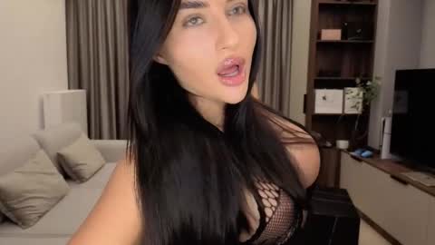 Iris online show from 5, 10, 2025