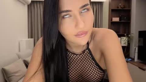 Iris online show from 6, 10, 2025