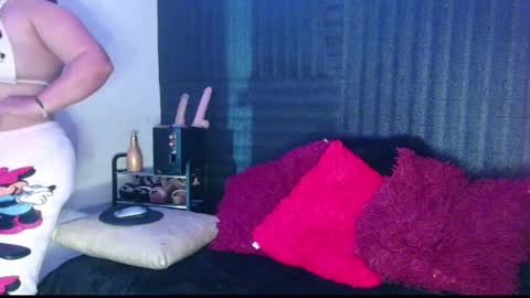 Diana Lozano online show from 25, 2, 2025