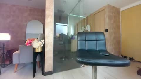 dianac1998 online show from 28, 1, 2025