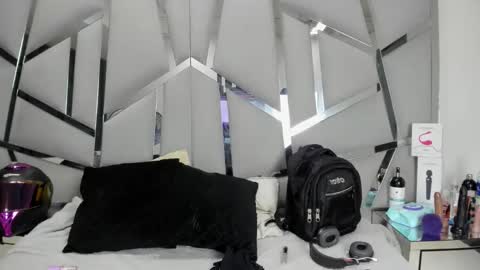 dianarous online show from 7, 3, 2026