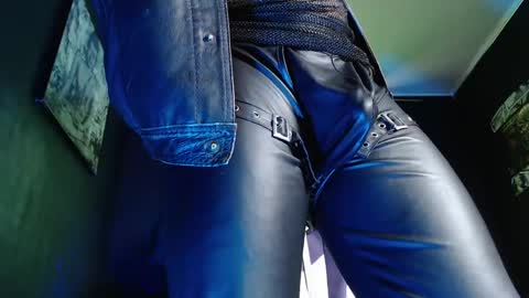 DICAPRIO online show from 17, 4, 2026