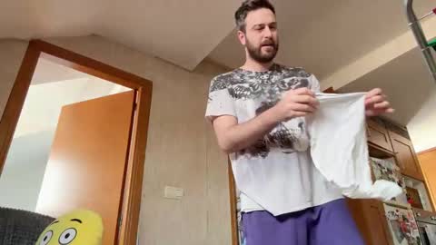 Im Julian  all cum shot videos here    online show from 28, 2, 2025