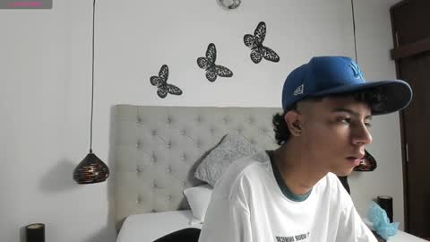 dikey_18 online show from 5, 12, 2024