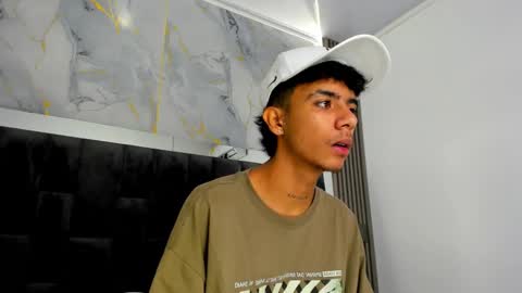 dikey_18 online show from 6, 3, 2025