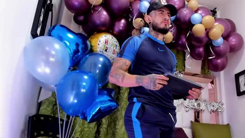 dilan_scootk_ online show from 2, 2, 2025