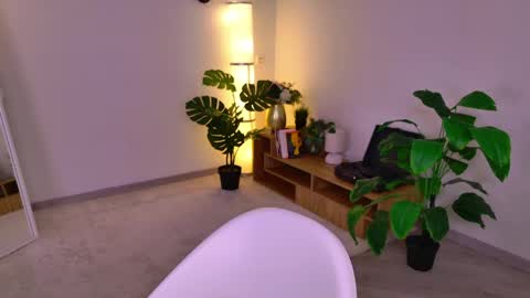 Snapshot of dina_peach chatting on 2, 5, 2026 Dina online show from 2, 5, 2026