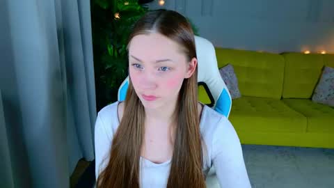 Snapshot of dina_peach chatting on 9, 5, 2026 Dina online show from 9, 5, 2026