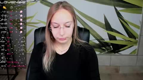 Snapshot of dina_sunshine chatting on 30, 11, 2025 Dina online show from 30, 11, 2025