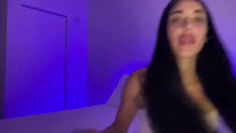 Diriany Isabel online show from 5, 11, 2025