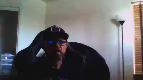 Snapshot of dirtrider15 chatting on 5, 4, 2026 dirtrider15 online show from 5, 4, 2026