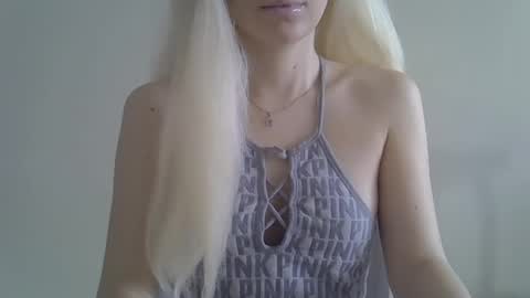 DitaMilton online show from 4, 2, 2025