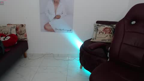 Diva online show from 4, 3, 2025